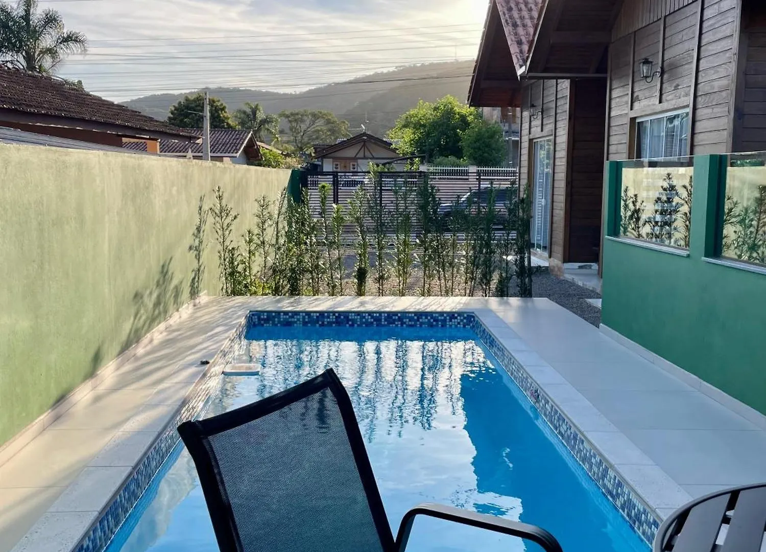 Chales Costa Esmeralda Com Piscina , Bombinhas