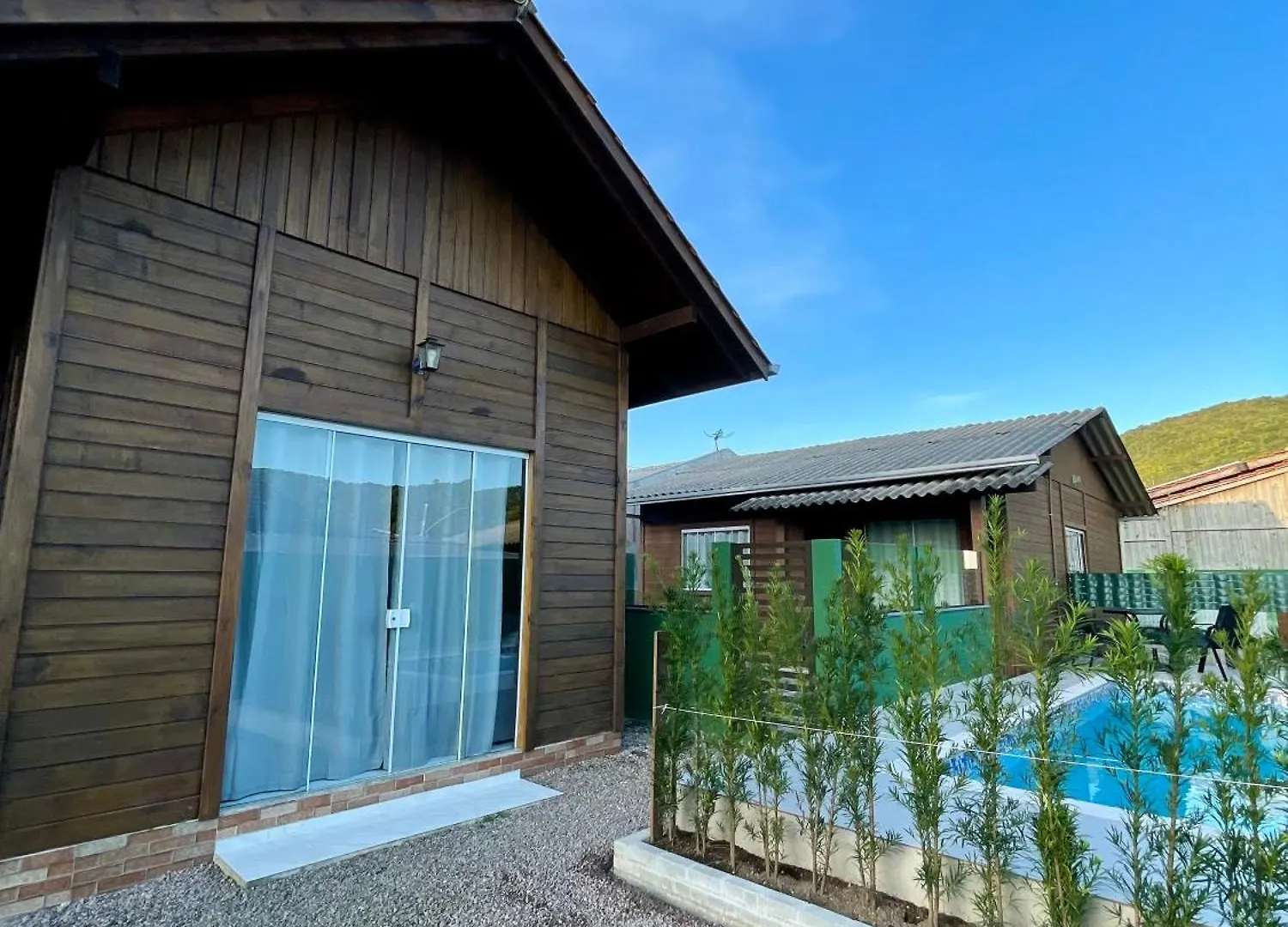 Chales Costa Esmeralda Com Piscina , Bombinhas
