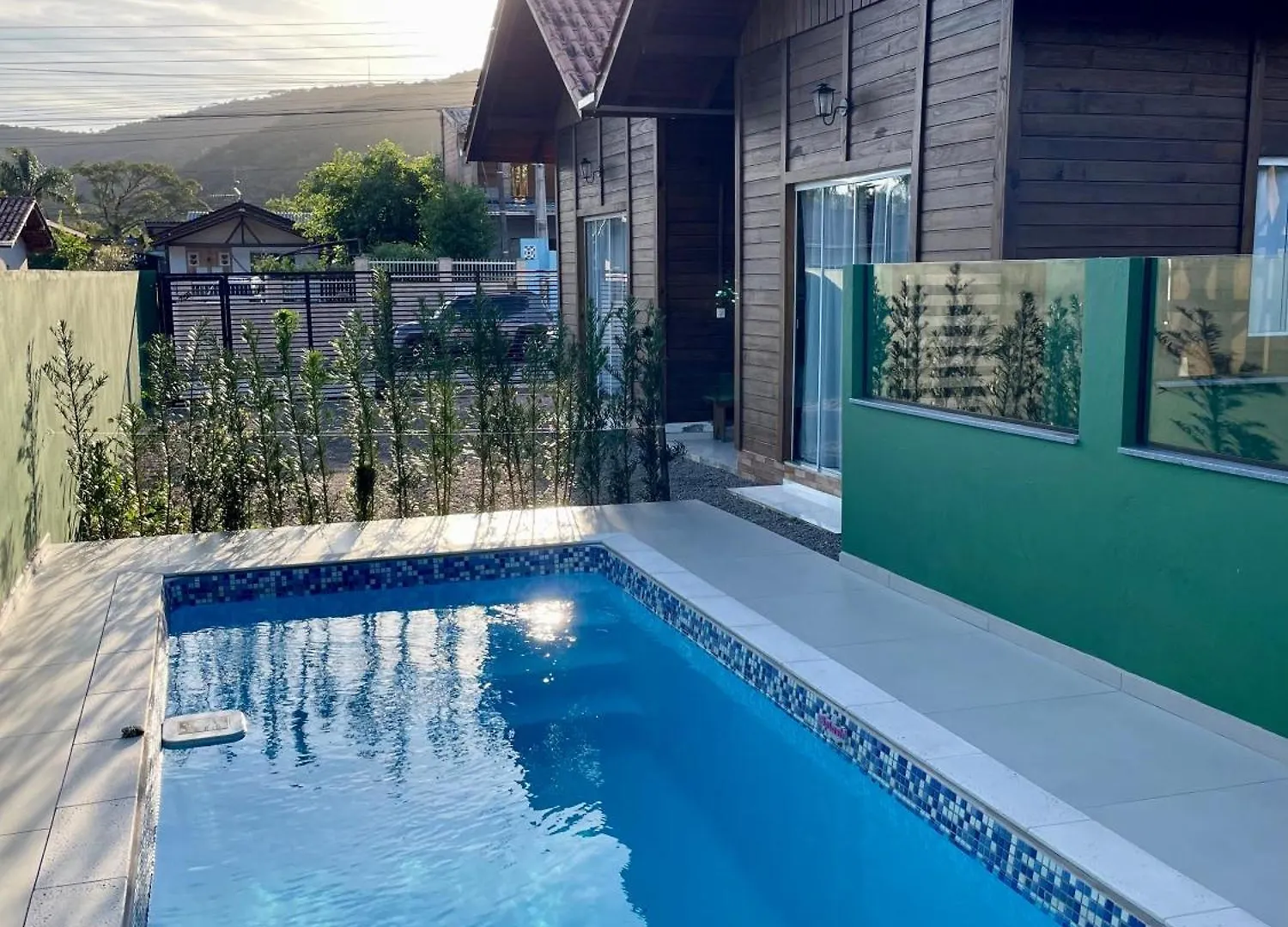 Chales Costa Esmeralda Com Piscina , Bombinhas