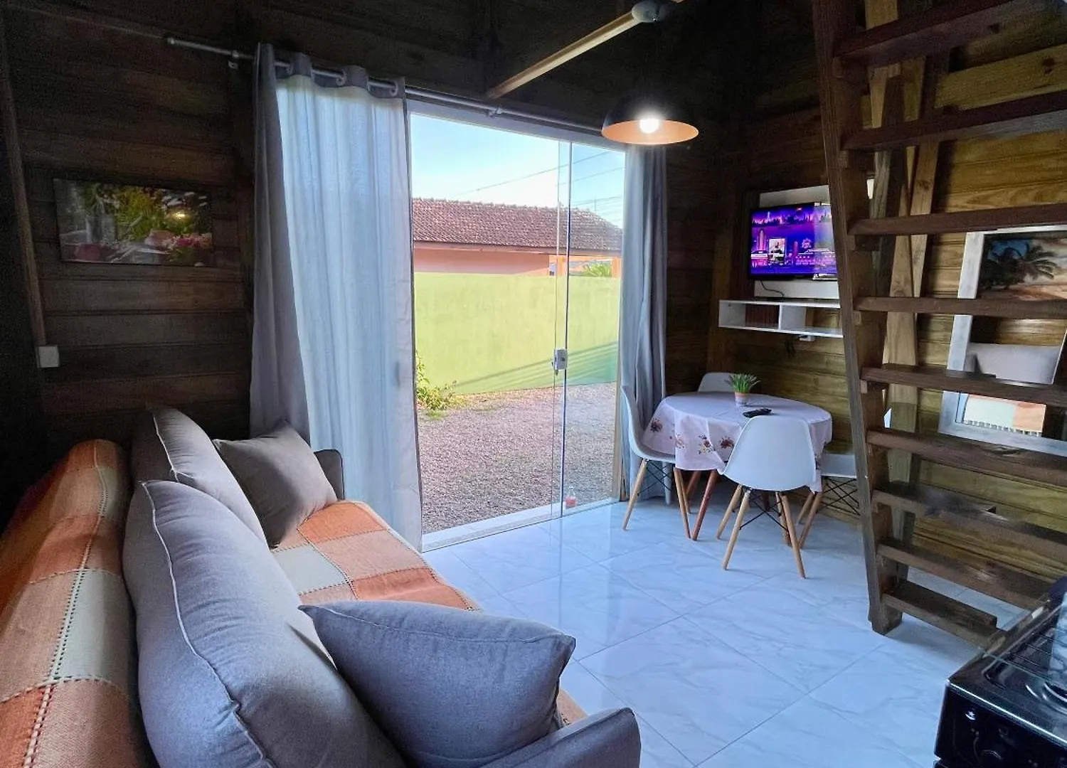 Chales Costa Esmeralda Com Piscina , ボンビーニャス シャレー